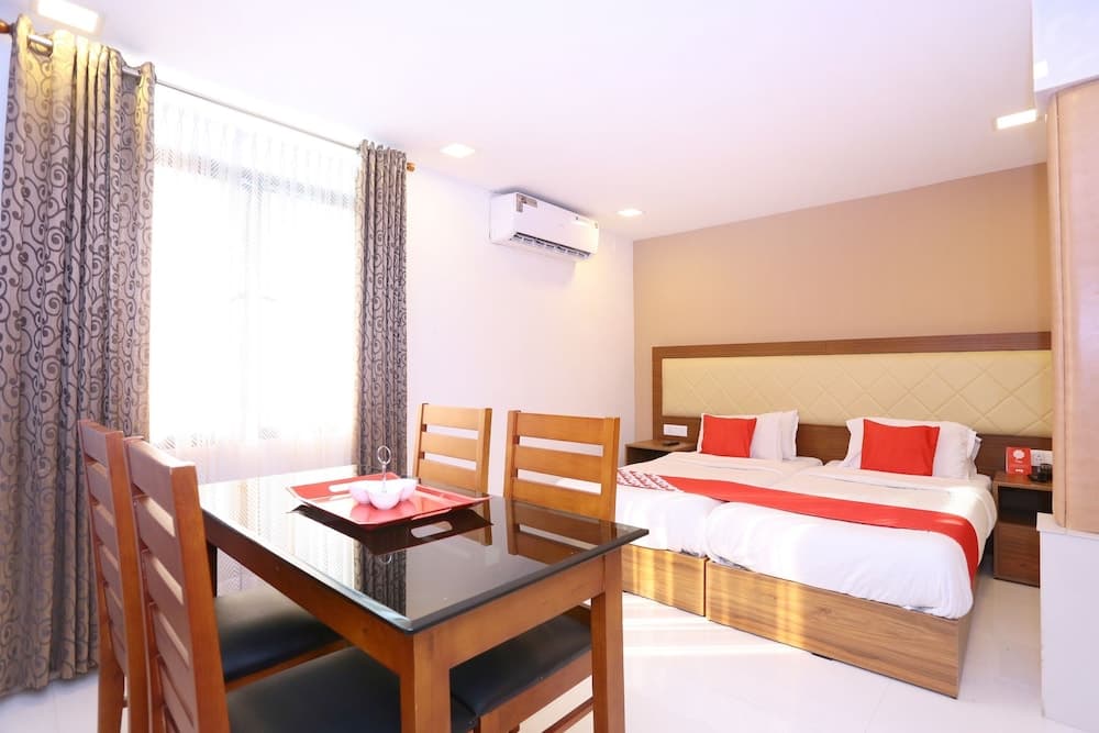 OYO 25093 Hotel Thamam