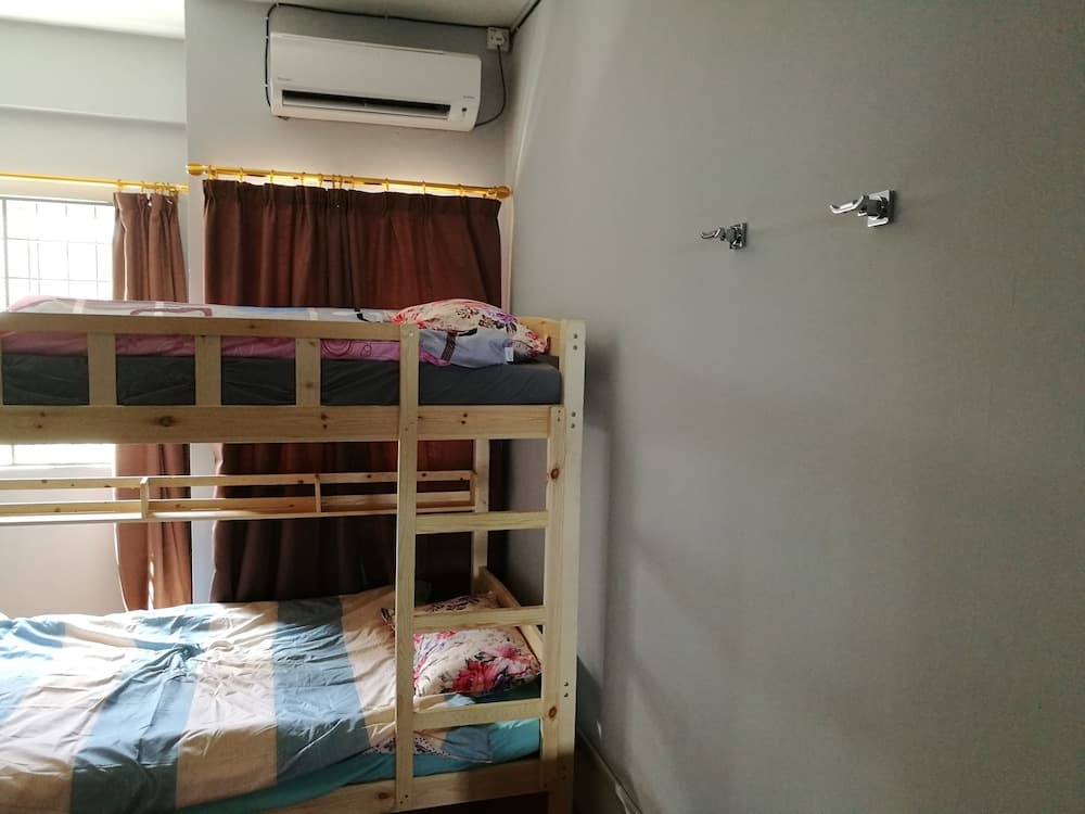 Oceanus Backpackers Hostel