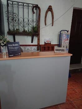 Hostal El Almendros