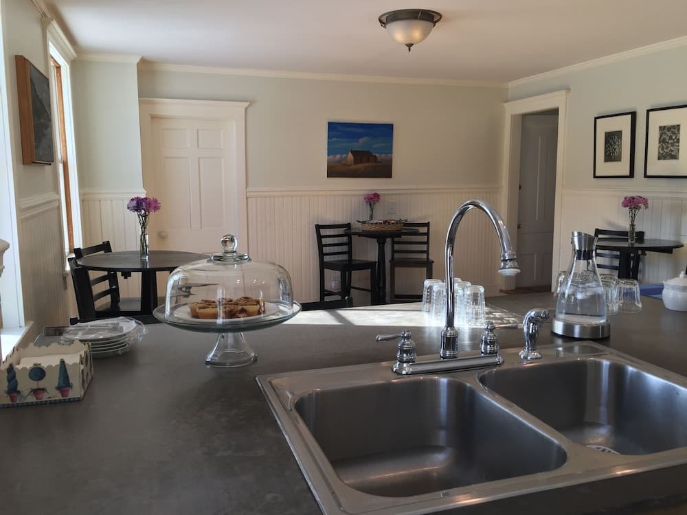 Eddington House Inn