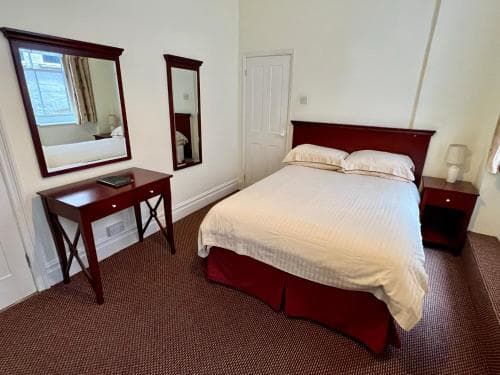 Calverts Hotel