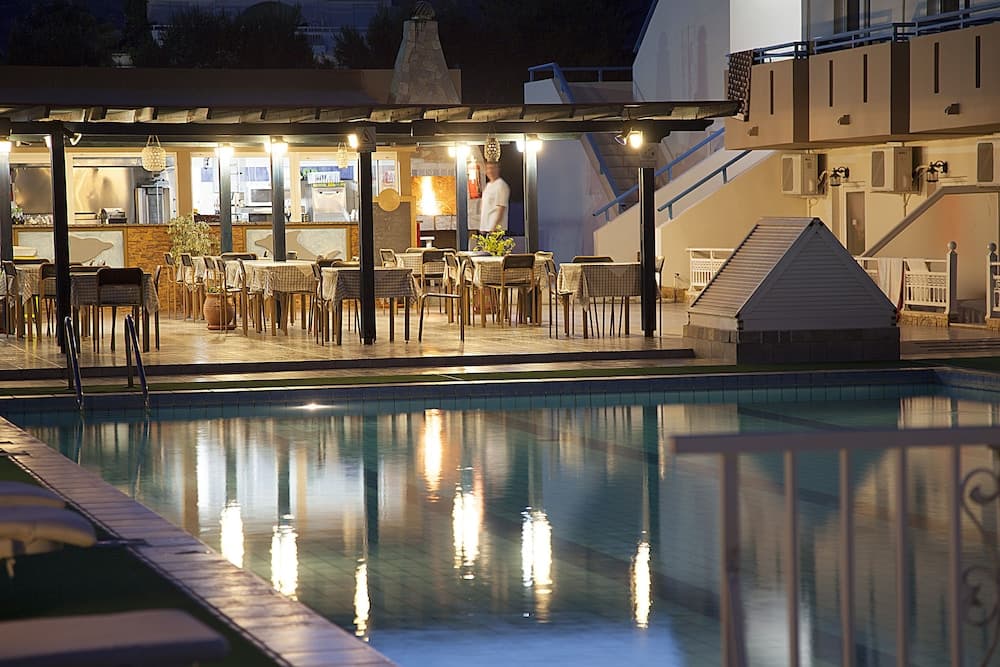 Athinoula Hotel