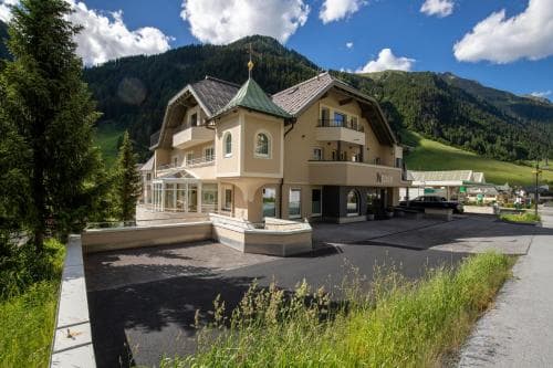 Hotel Neder