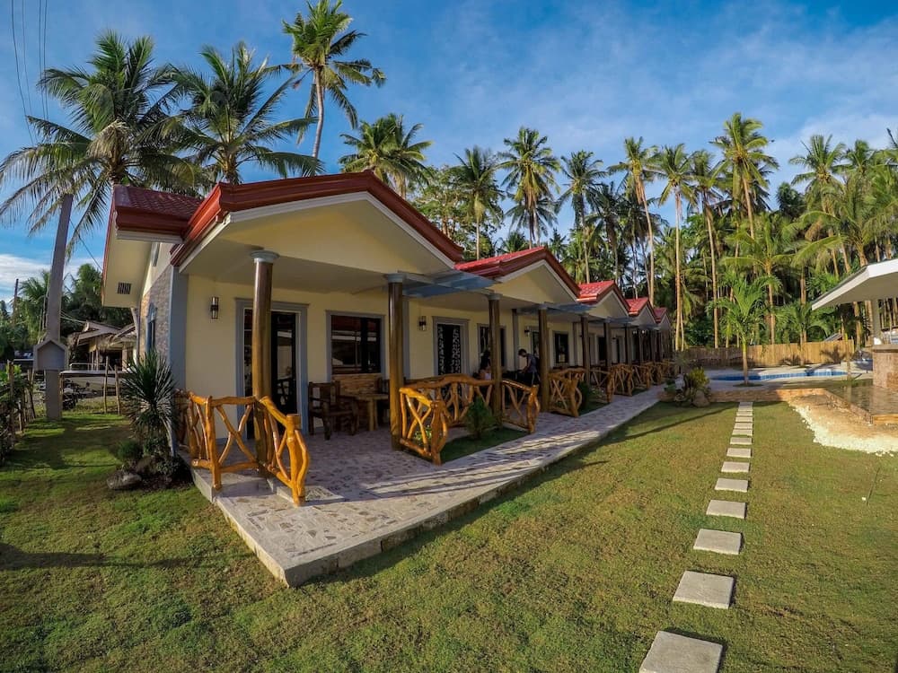 Aloha Seaside  Resort