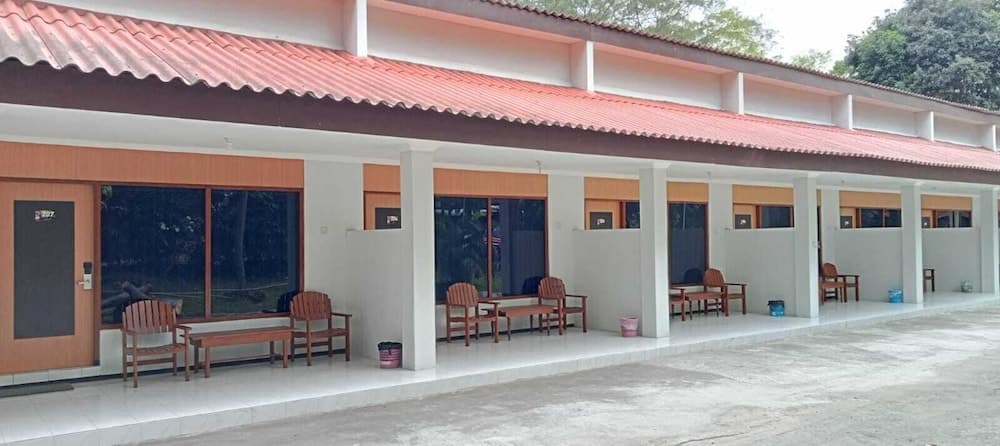 Manyar Garden