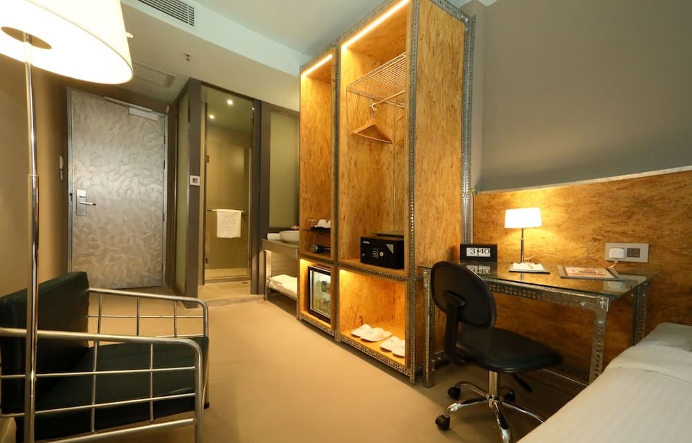 IND Hotel