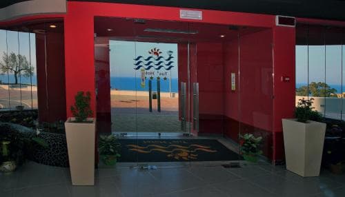 Tus  Hotel