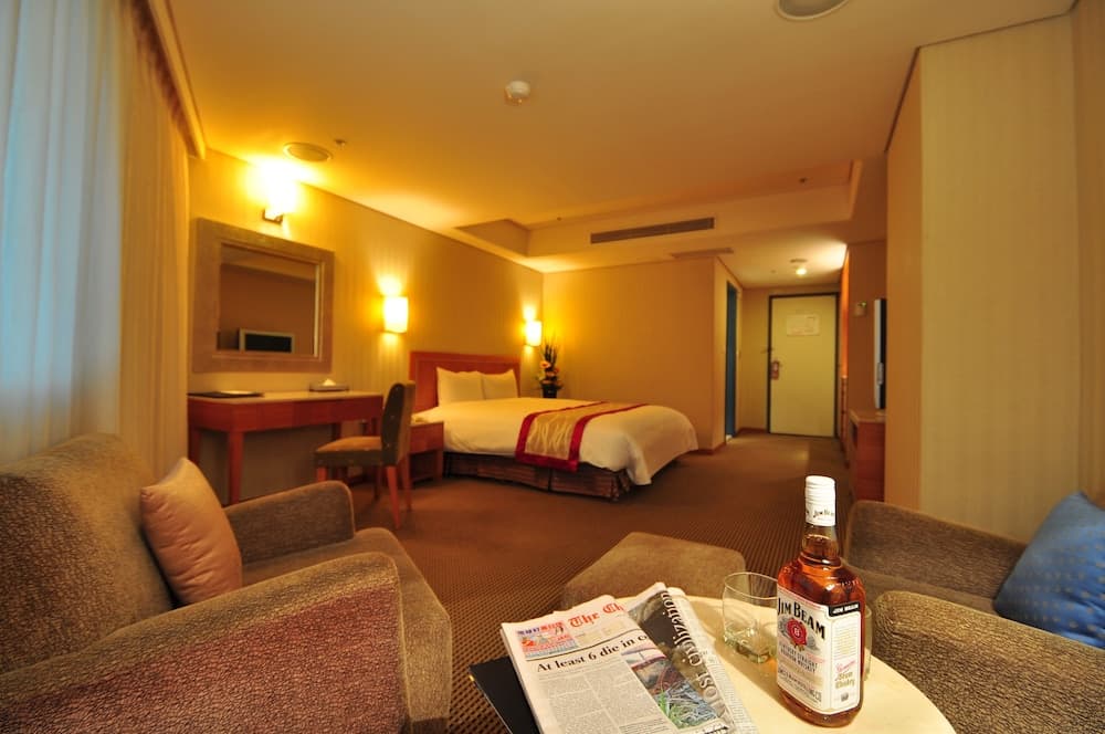 Forward Hotel