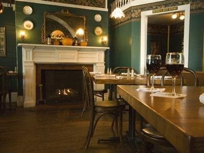Rogues Harbor Inn