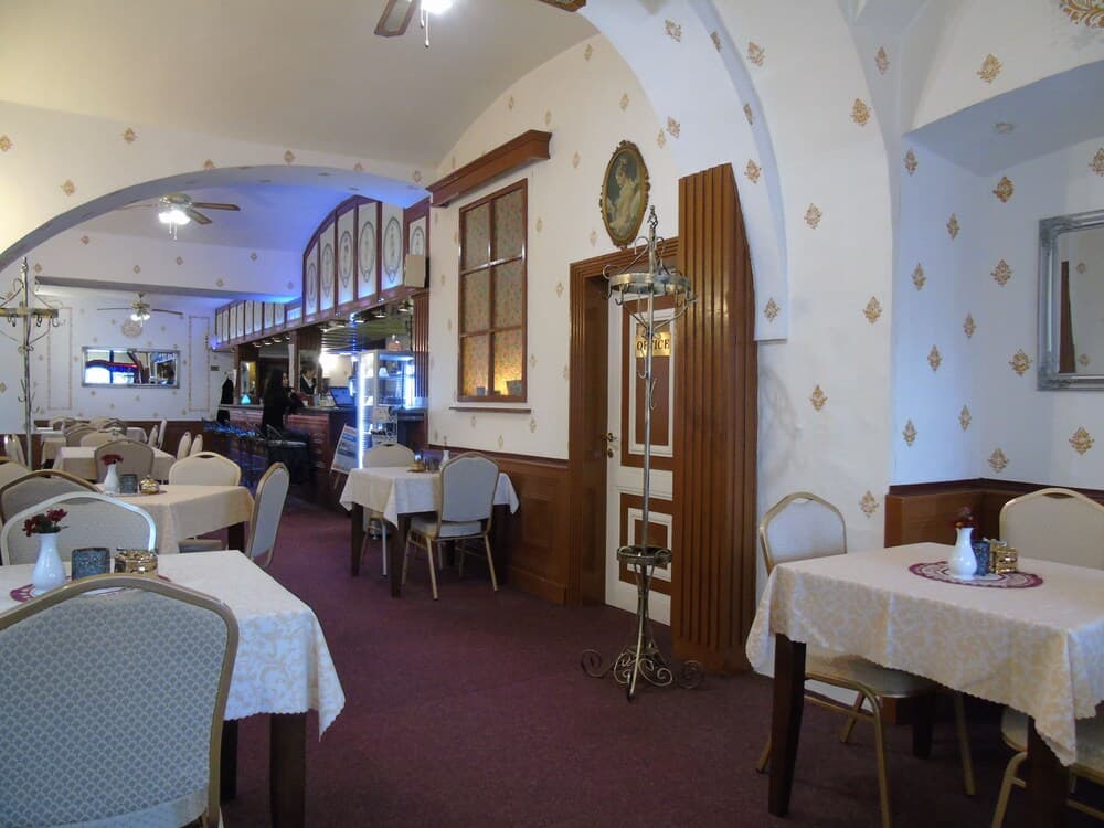 Gl Hotel