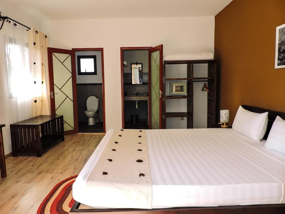 Hotel H1
