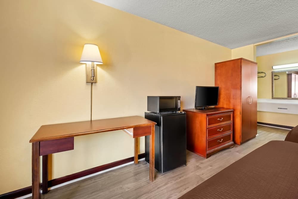 Rodeway Inn Monroe