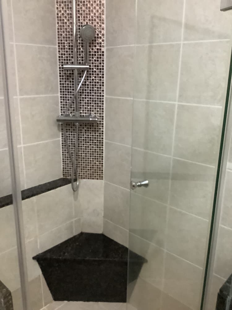Whitehouse Condotel