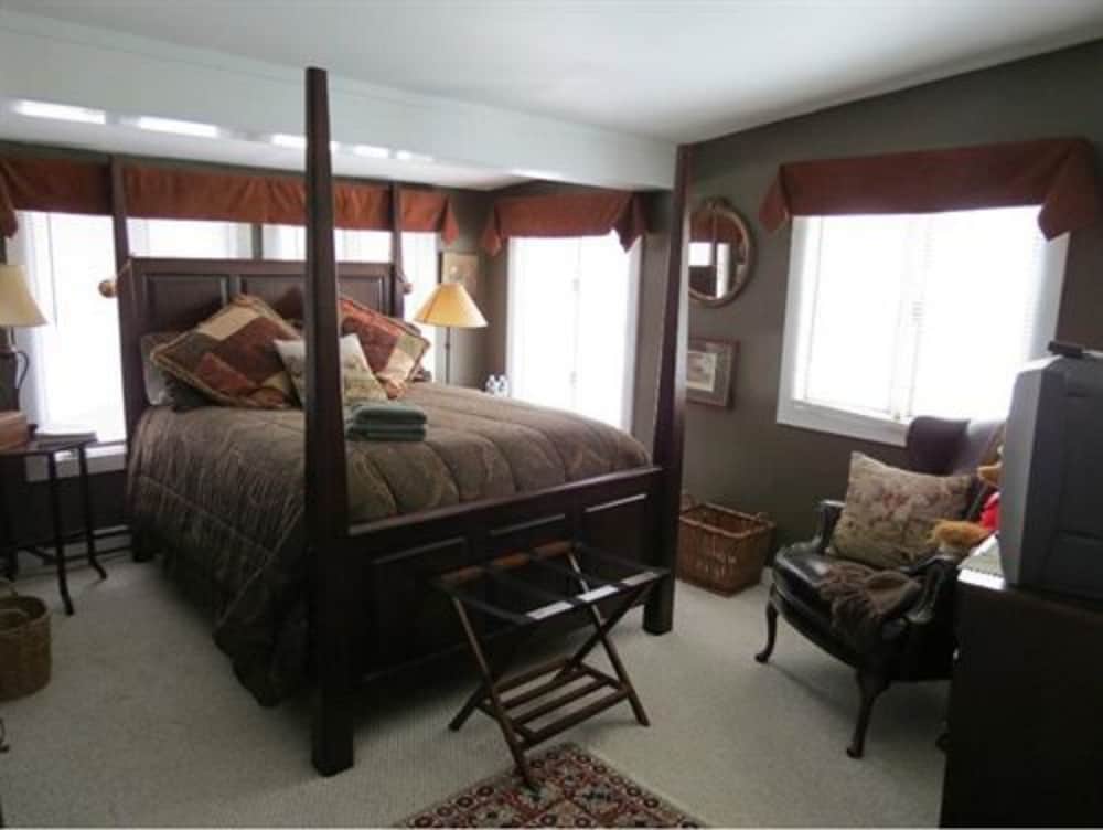 Shaker Farm Bed & Breakfast