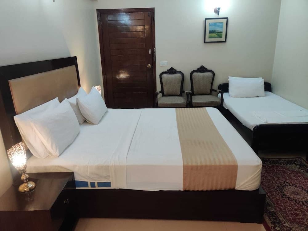 Pak Continental Hotel