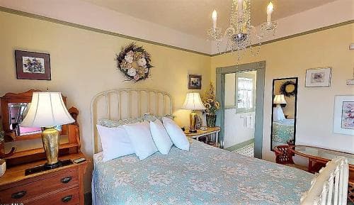 Clementine'S Bed & Breakfast