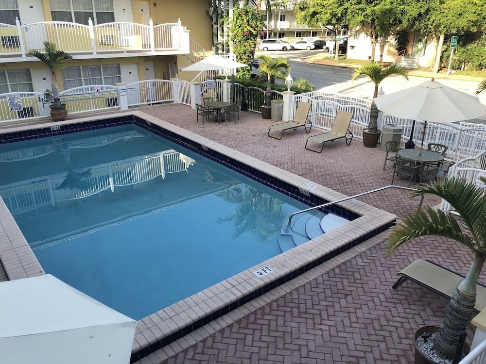 Beach Place Hotel