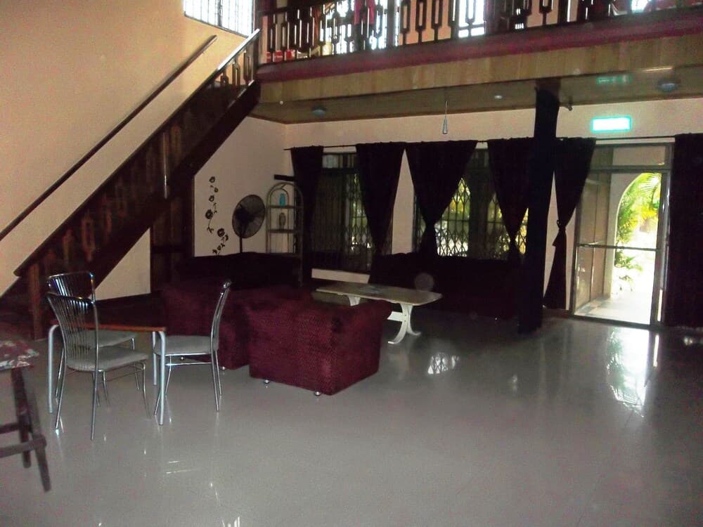 Eden Lodge