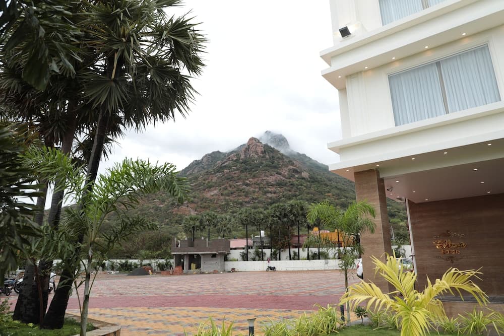 Ellora Hotel