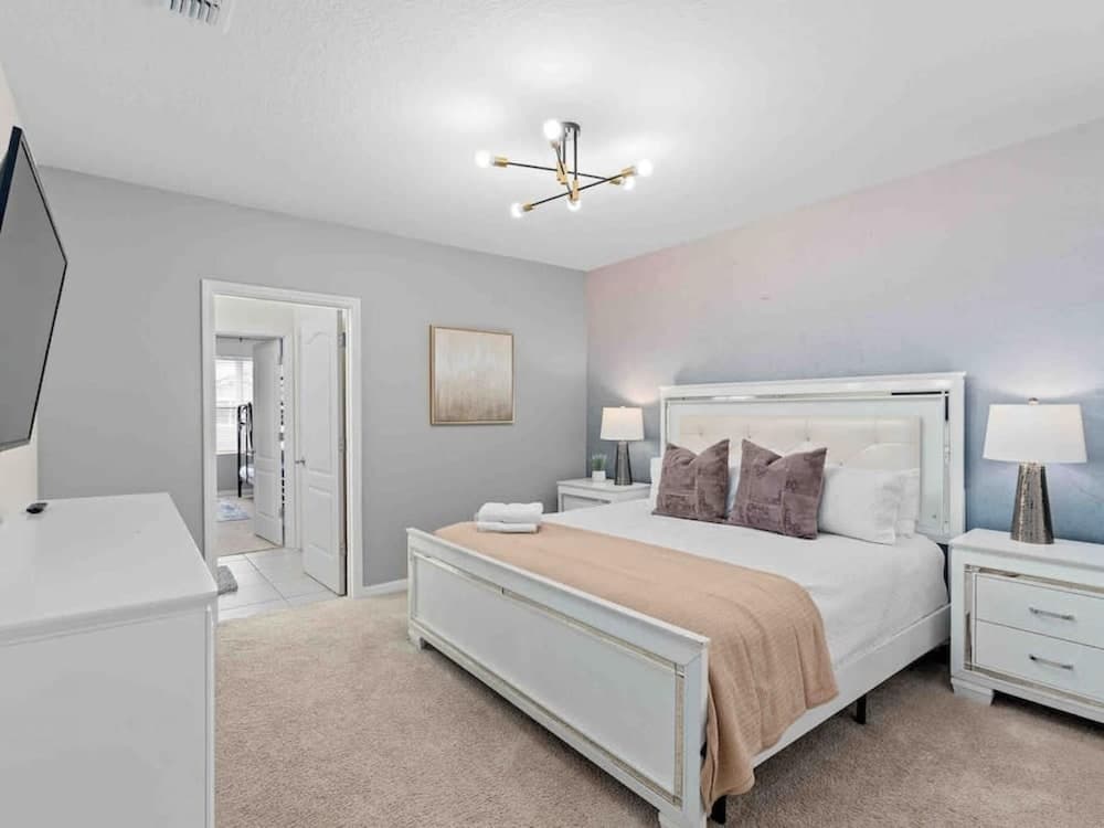 SUPER COMFY - 7BD 5 5BA SLEEPs 22 with AMENITIES