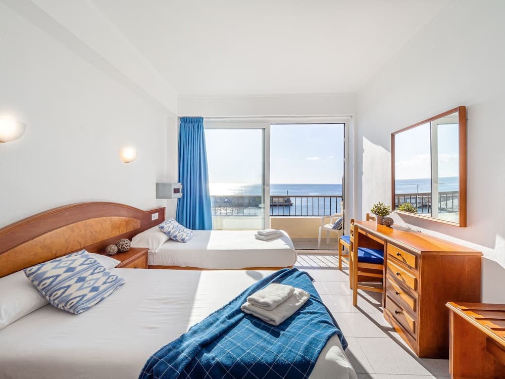 Hostal Port Corona