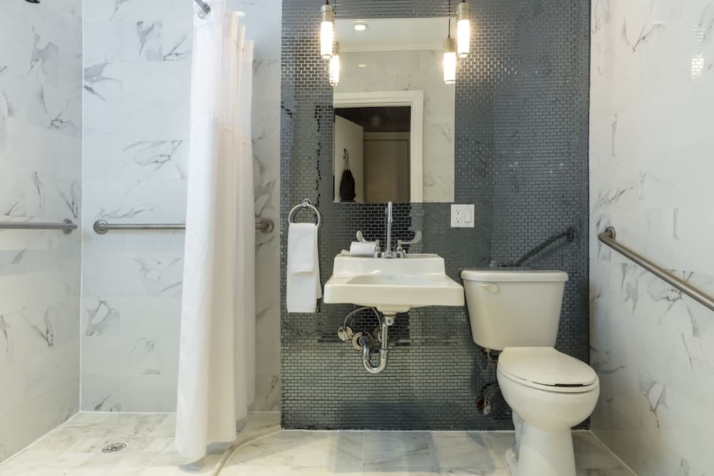 Square Hotel