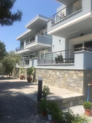 Isalos Suites