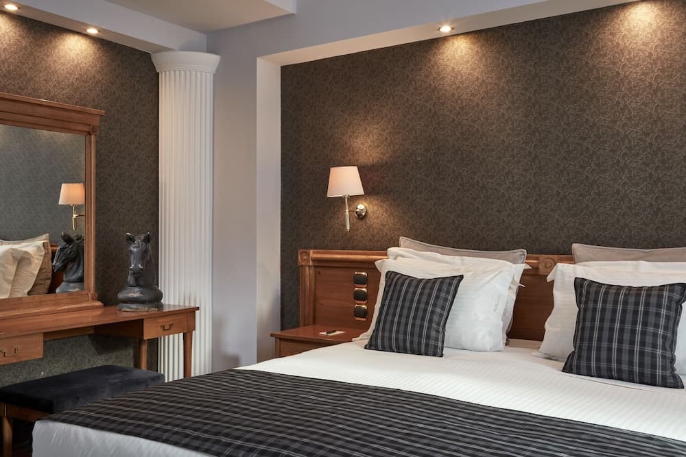 Ava Hotel and Suites
