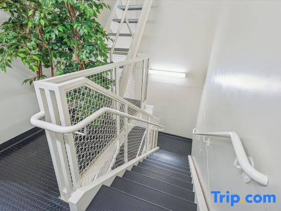 VioletSuitesPDX Boutique Hotel
