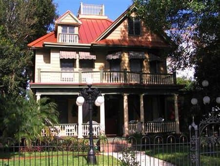 Larelle House Bed and Breakfast