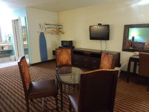 Red Carpet Inn & Suites