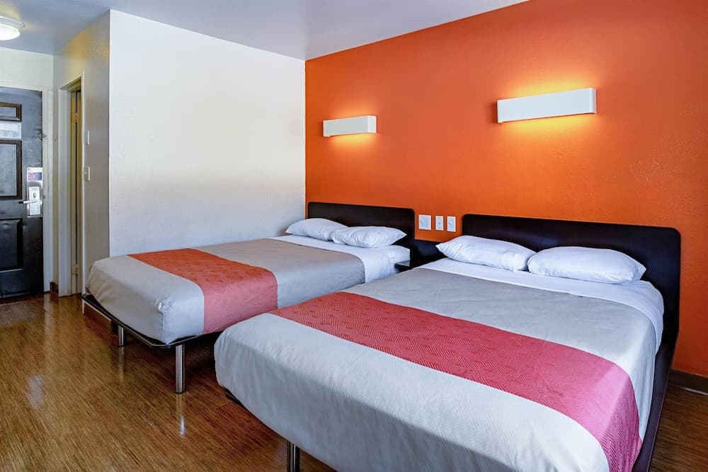 Motel 6-Palatine, IL - Chicago Northwest