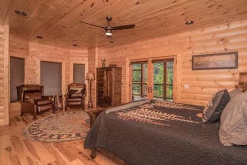 Roaring Fork Lodge