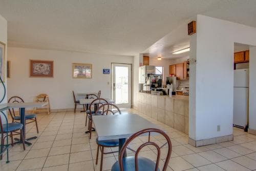 Bridgeway Inn & Suites