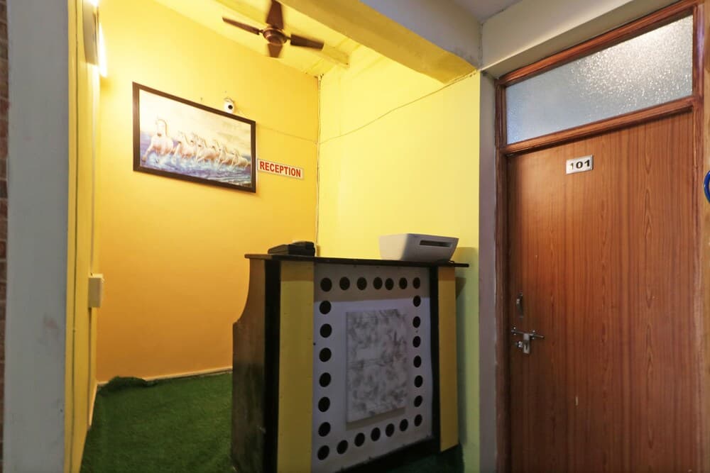 OYO 49535 Attrap Residency