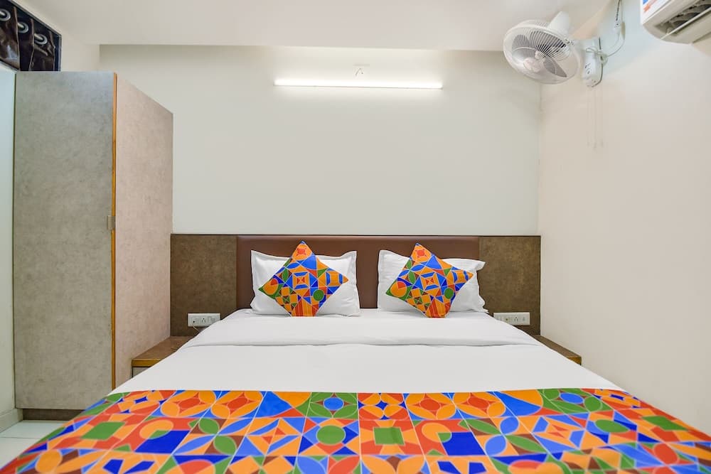 Fabhotel Crystal