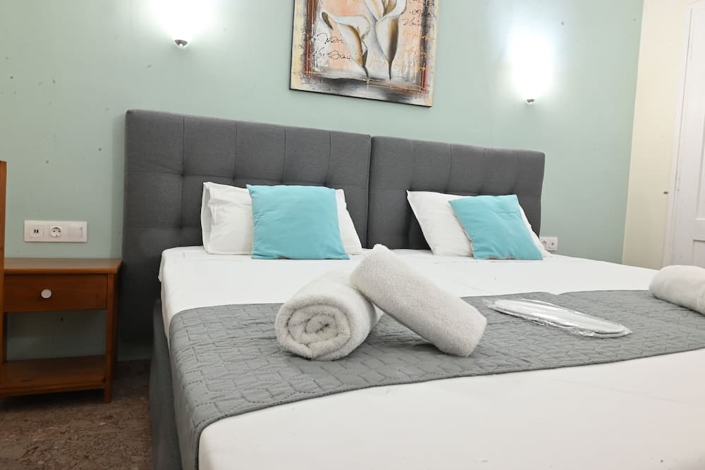 Gina Studios