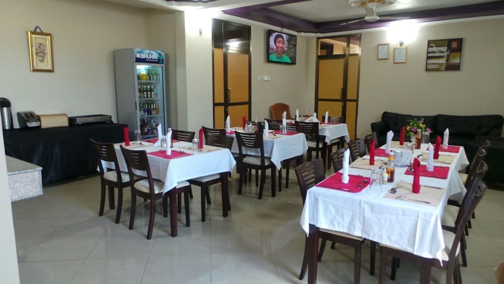 Fahari Hotel