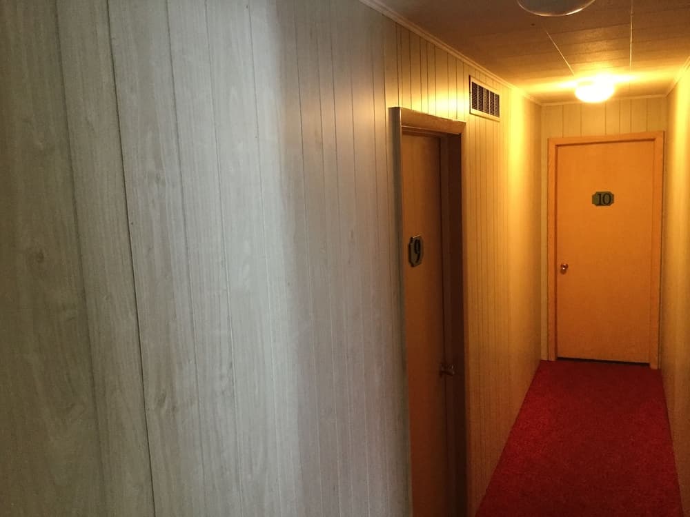 Cedars Motel