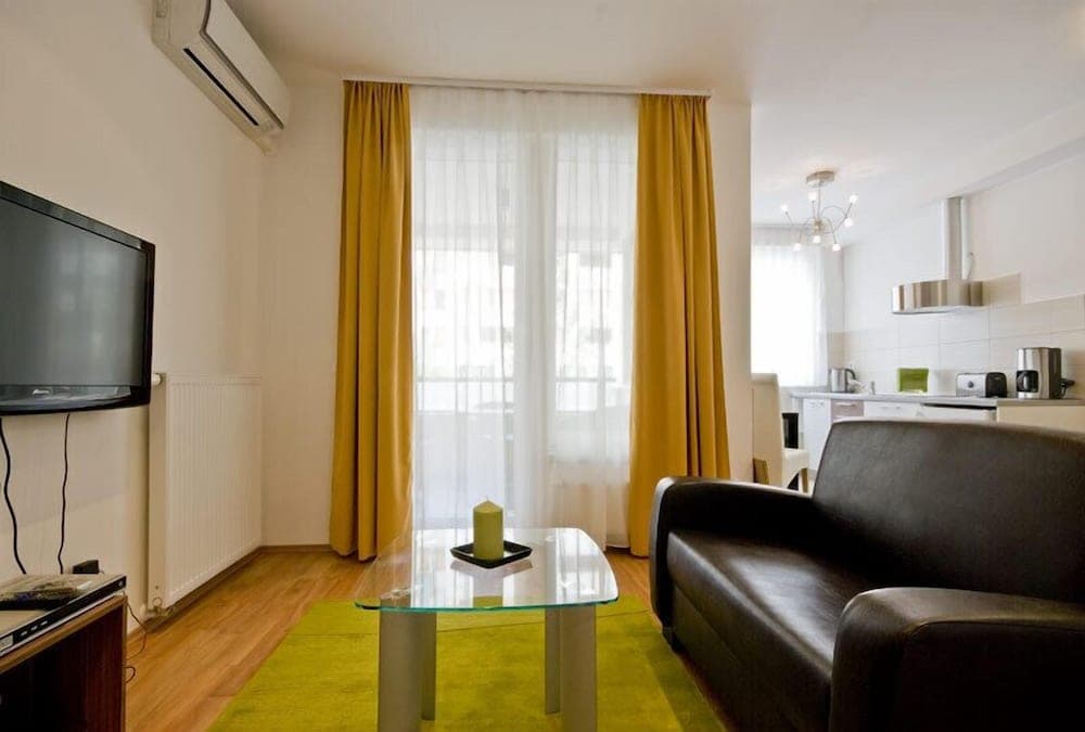 Corvin Lux Aparthotel