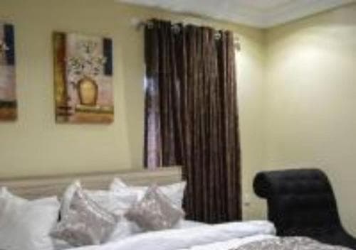 DCM Hotel & Suites