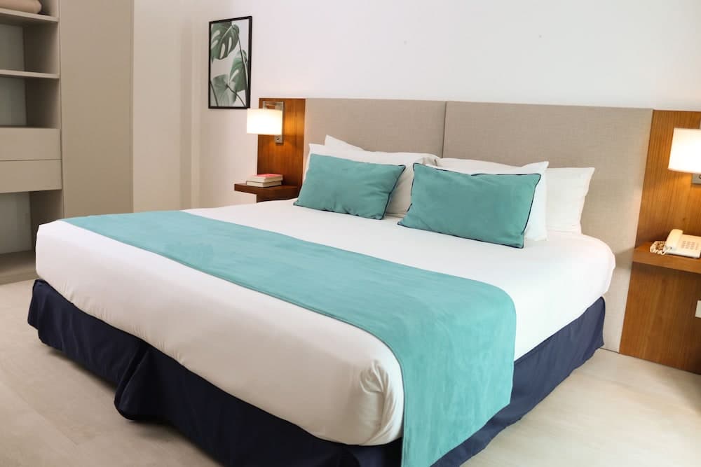 Le Petit Suites