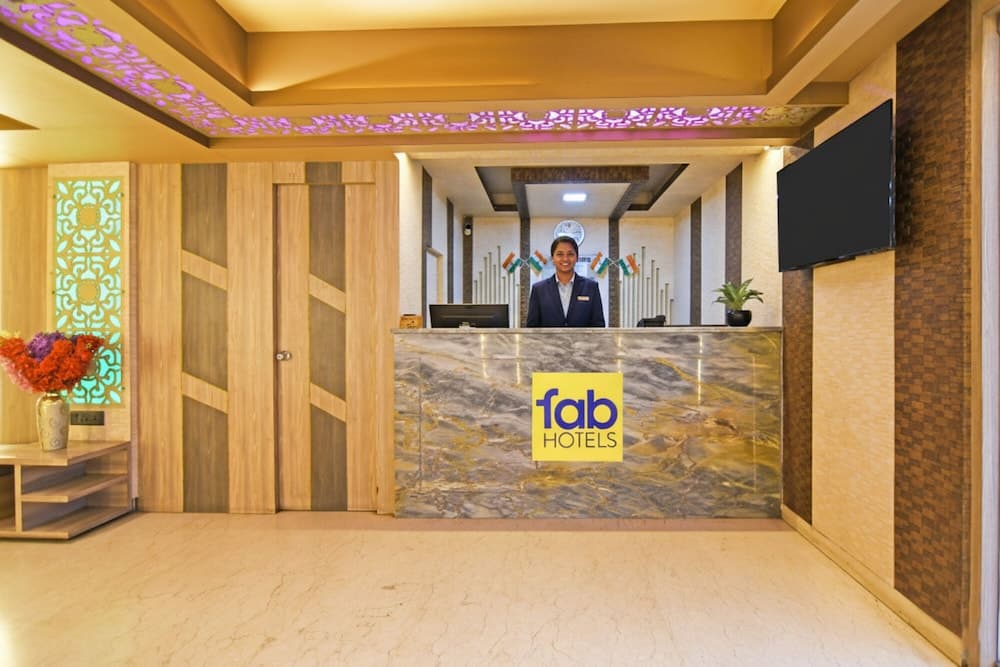 Fabhotel The Crystal