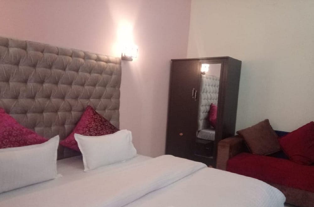 Sunflower Hostel & Hotel