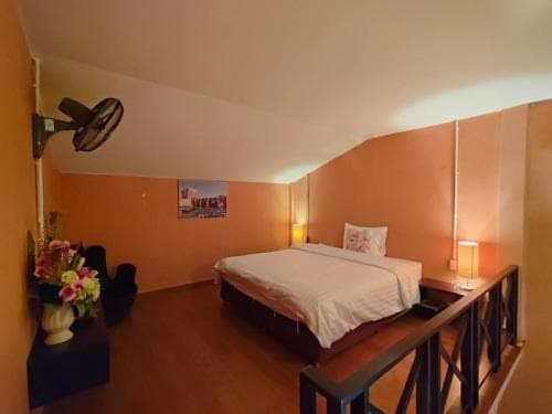 Retro Box Hotel Chumphon