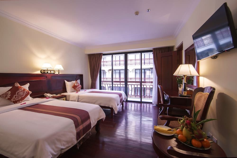 Smiling Hotel
