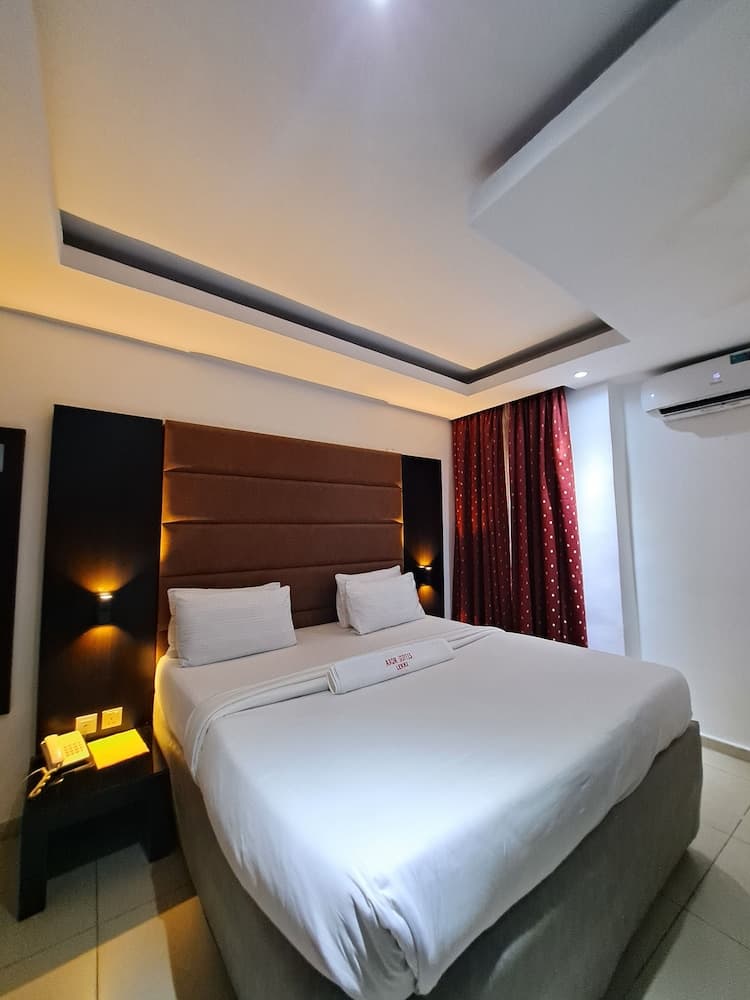 Axor Hotel & Suites