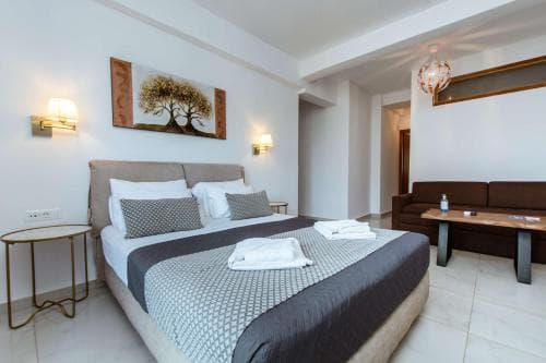 Deluxe Suites