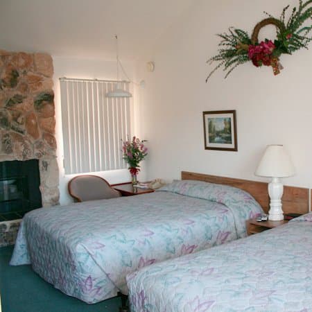 Monterey Fireside Lodge
