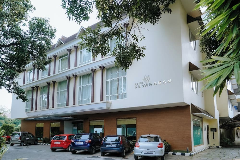 Hotel Devaragam